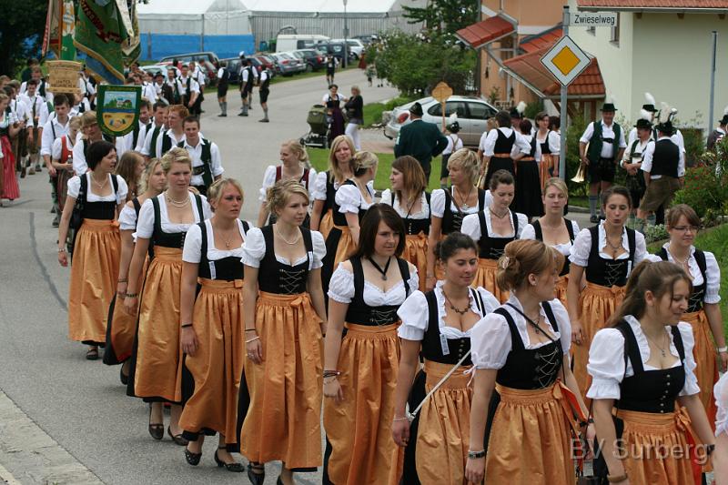 095 Kirchenzug.JPG